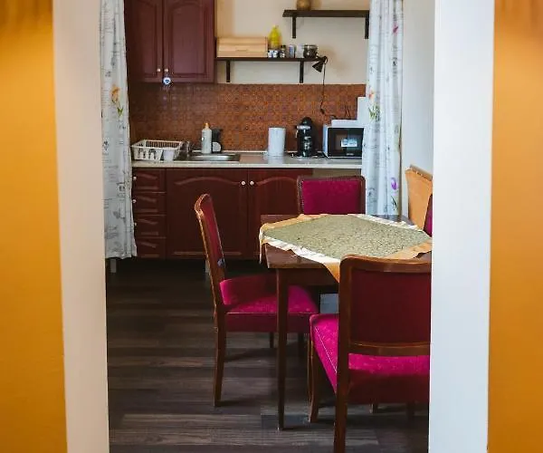 Rozsakert Vendeghaz بيت ضيافة Romhány