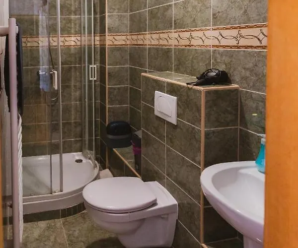 Rozsakert Vendeghaz بيت ضيافة