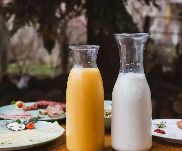 Rozsakert Vendeghaz بيت ضيافة *