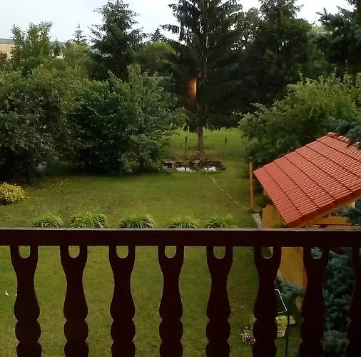Rozsakert Vendeghaz * Romhány